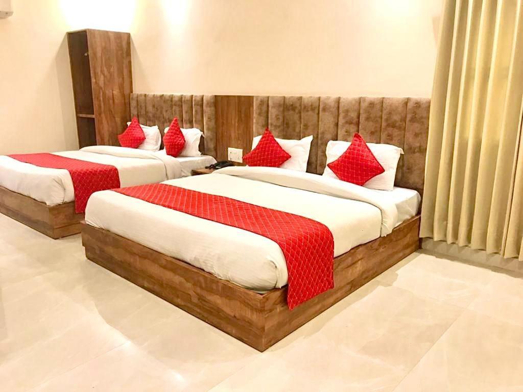 Hampton Hotel - 200 Mt From Golden Temple Amritsar Exterior photo